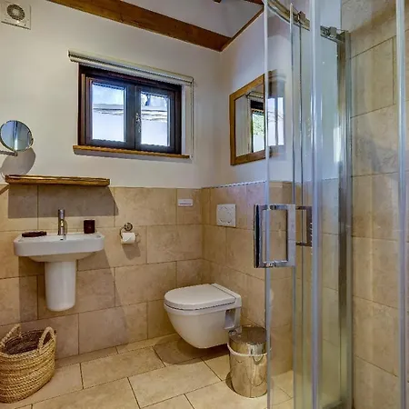 Alpins - Jacuzzi Parking Chalet